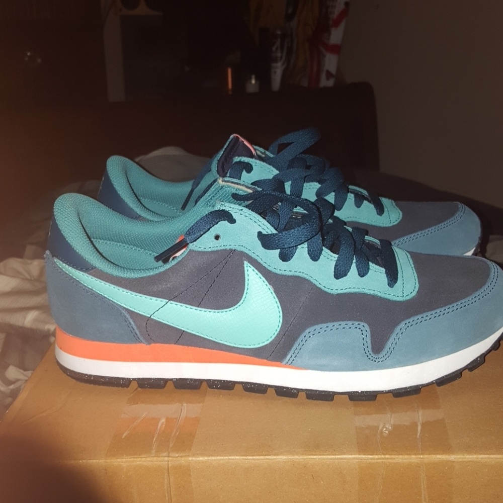 NWOT Nike air Pegasus 83 size 10